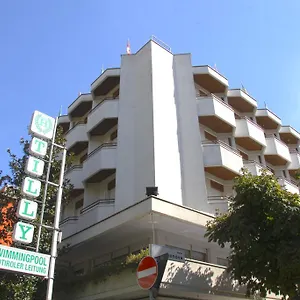 Tilly Hotel